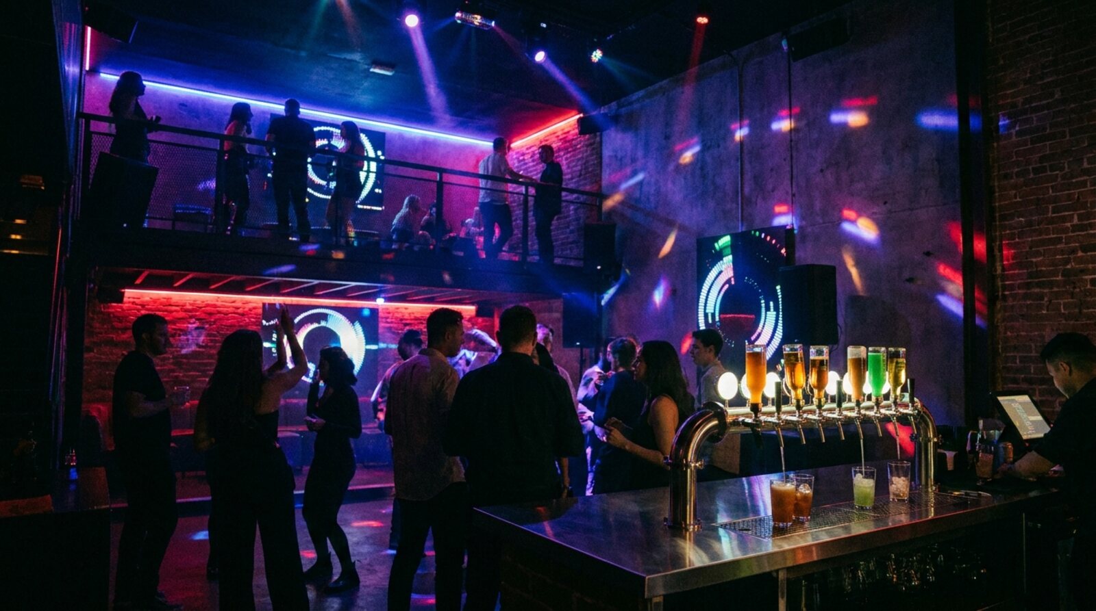 IDK Social Bar