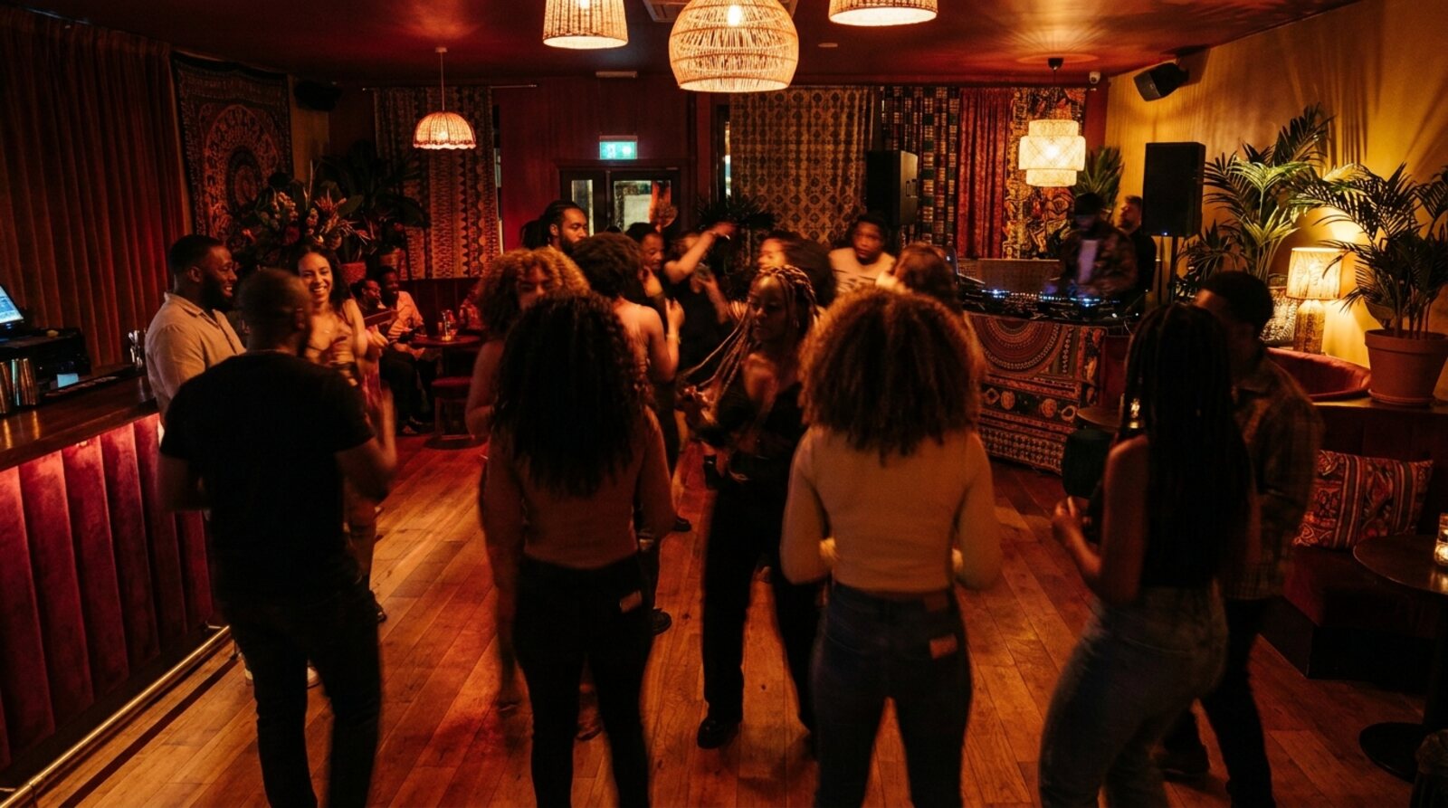 Mild Afro Lounge